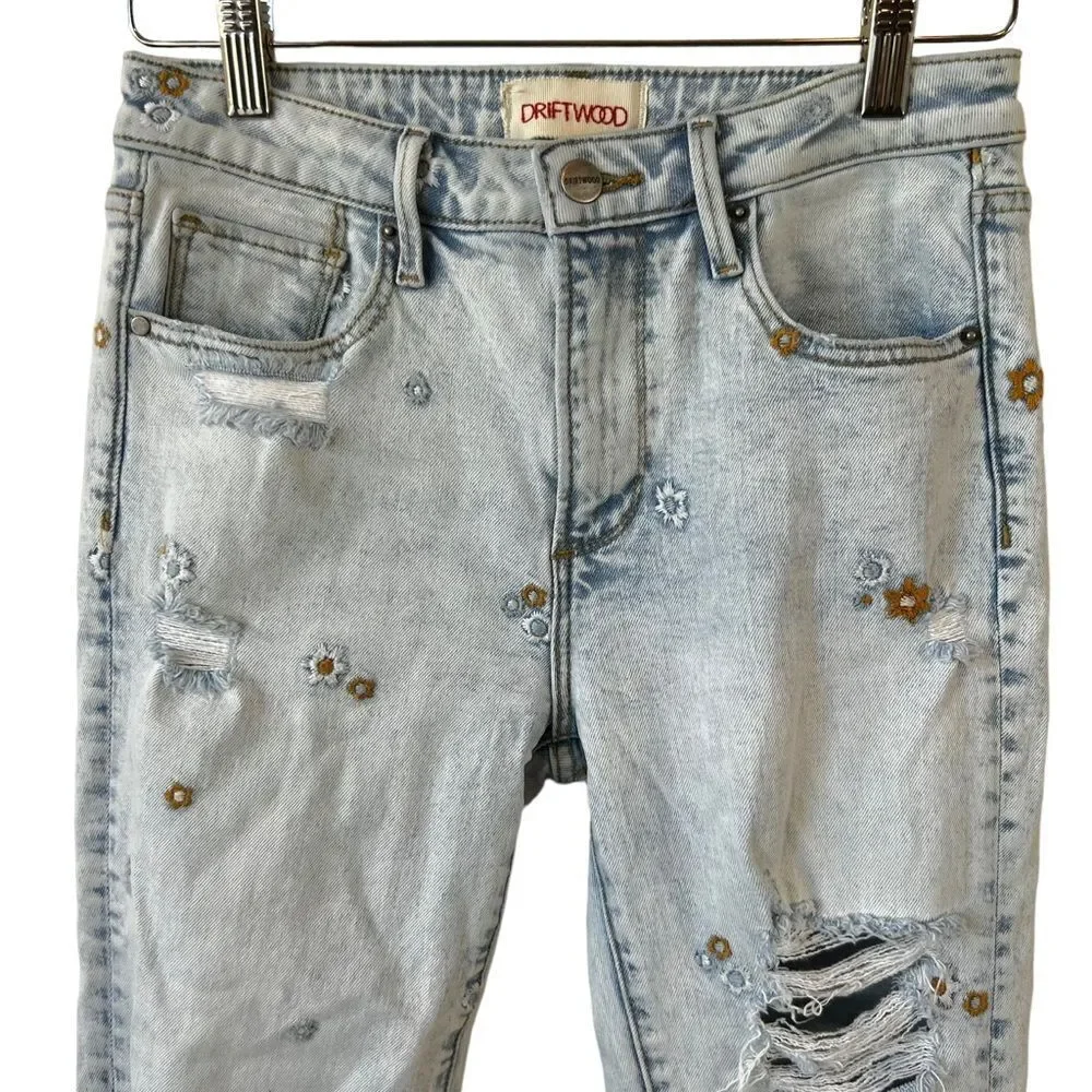 DRIFTWOOD Gizelle Distressed Floral Embroidered Ankle Jeans